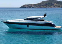 Charter M/Y Pershing 62