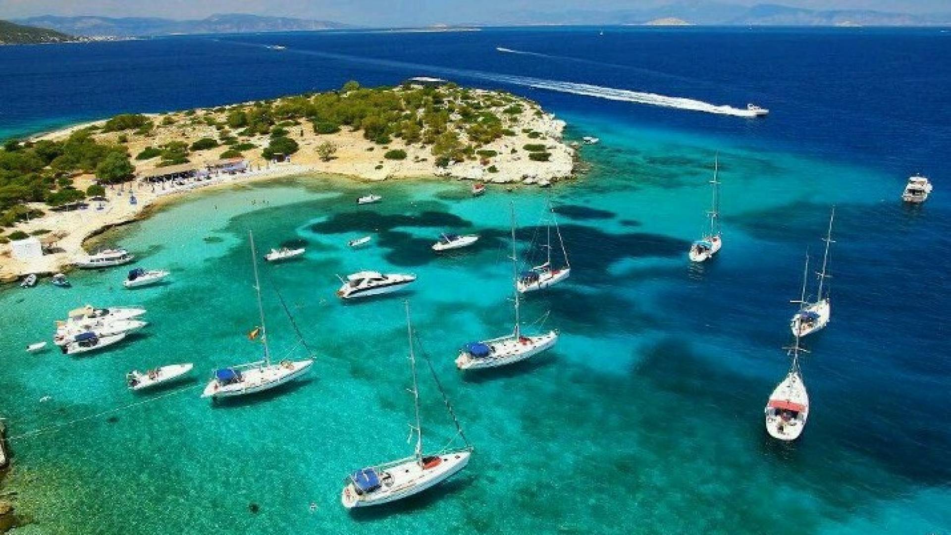 Charter a Sailboat in Saronic, Greece