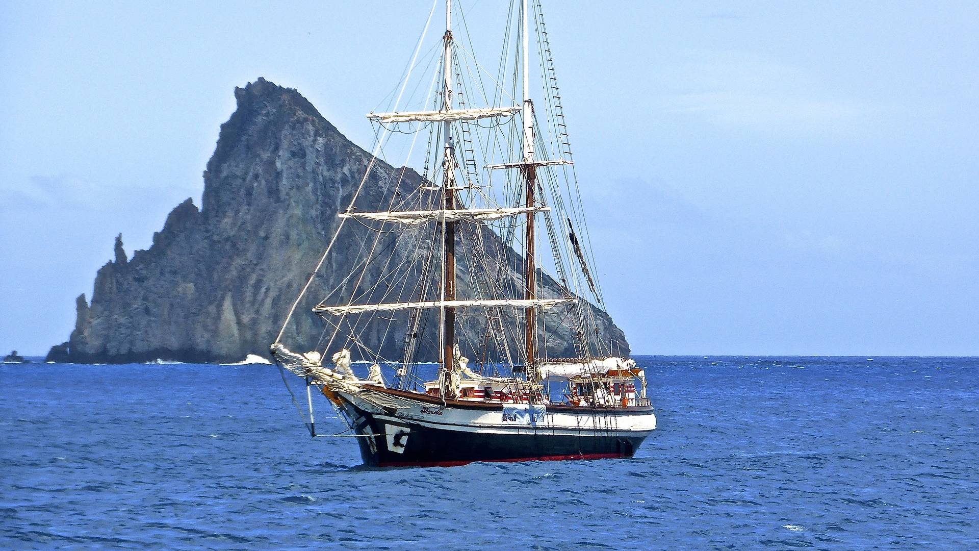 Private Day Cruise in Athens Riviera