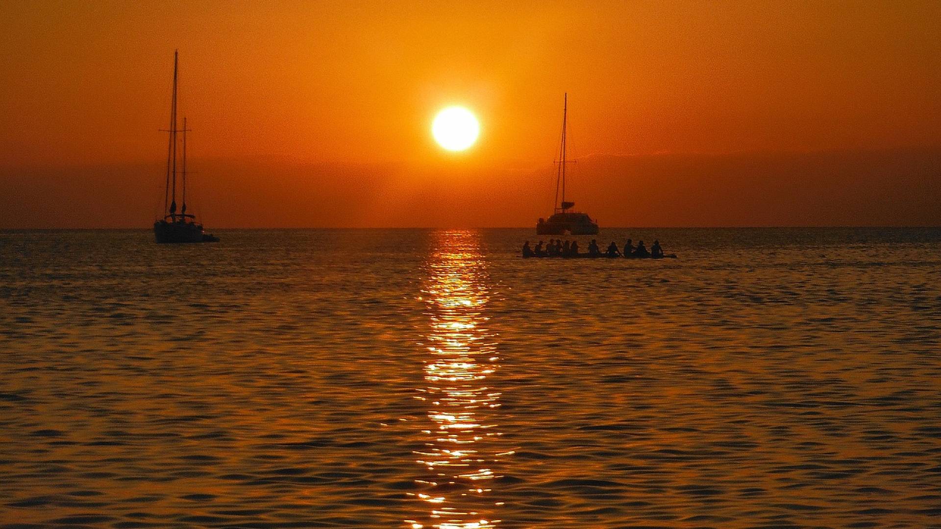 Private Sunset Cruise in Caldera